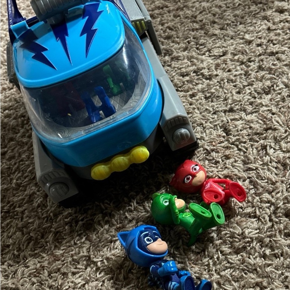 PJ Masks Moon Rover
Light and Sound - Picture 2 of 2
